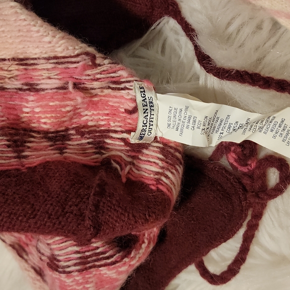 AEO Scarf and Hat - Picture 4 of 4